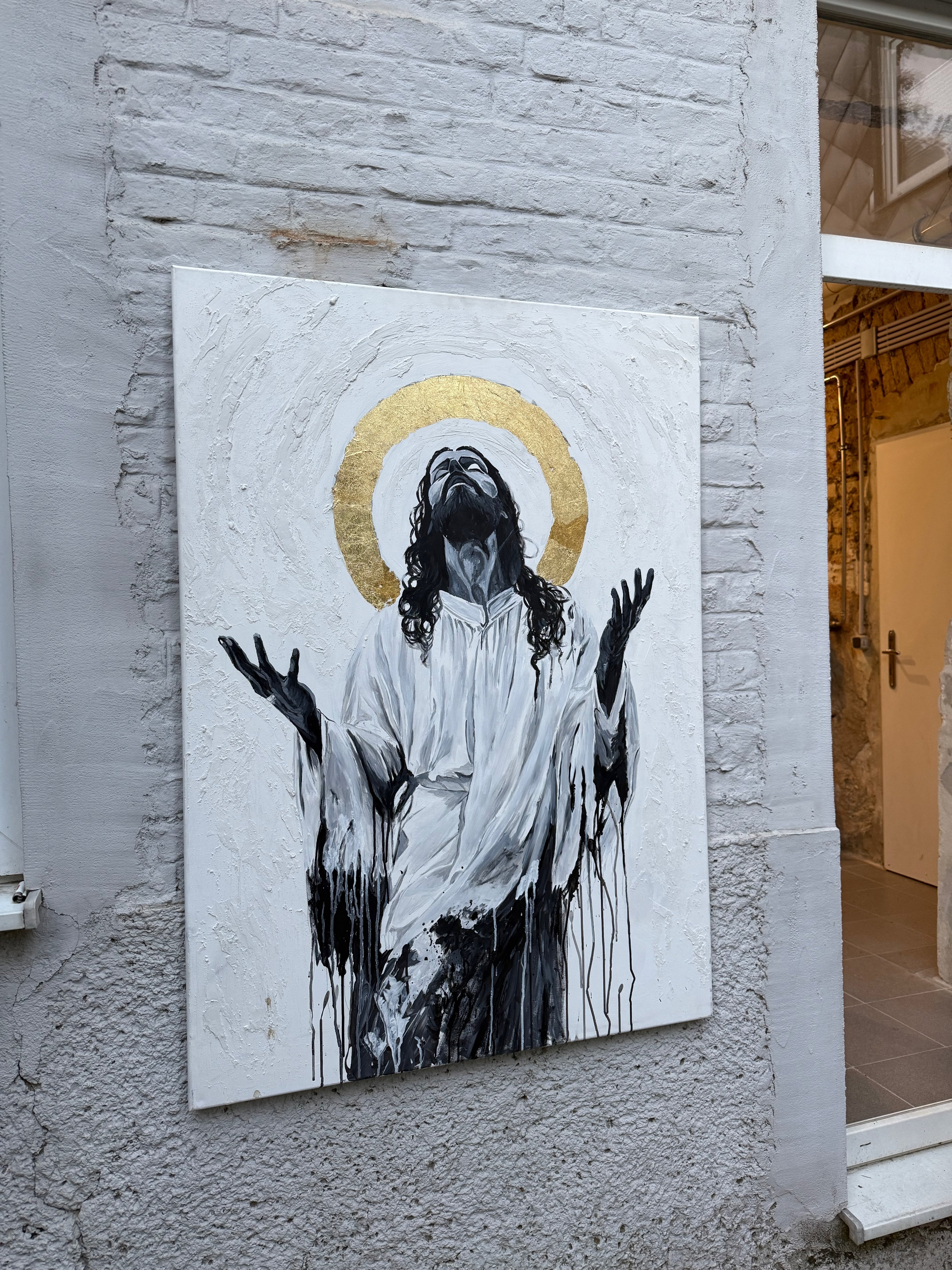 JESUS PRAYING with Golden Halo